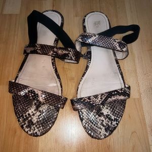 Women’s Flat animal print sandal